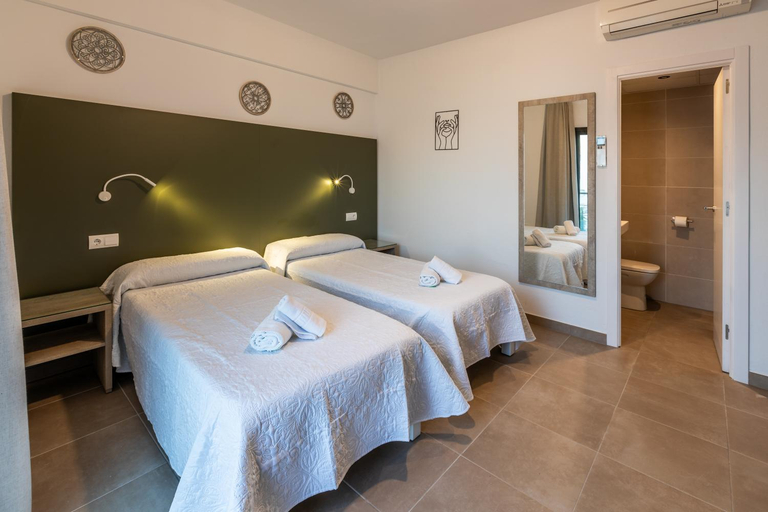 Bedroom 3, Hostal Alicante San Antonio, Baleares