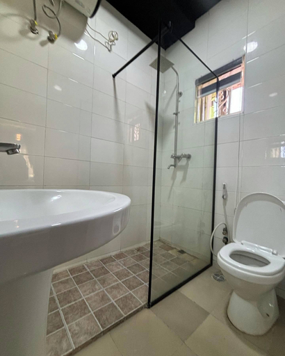 Bathroom 3, EPL Apartments, Shomolu