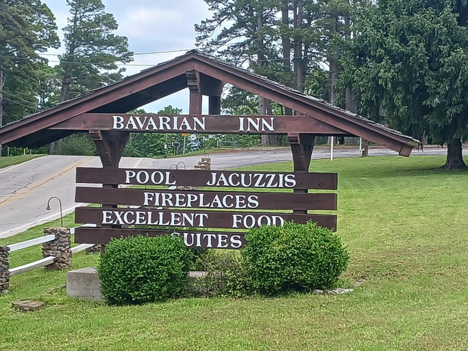 Others 5, Bavarian Inn Motel, Carroll