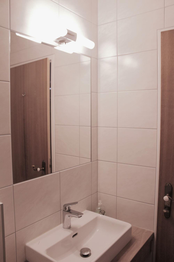 Bathroom 3, Arrahof, Gmünd
