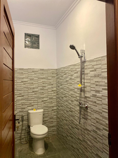 Bathroom 4, Tirta Kemala House, Gianyar