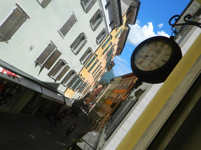 Others 5, Vecchia Riva, Trento