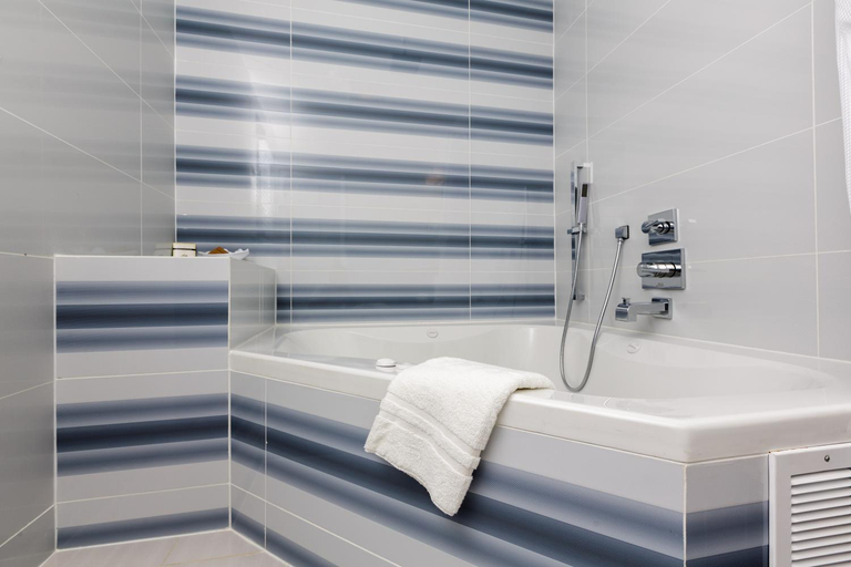 Bathroom 4, Aqualina Inn Montauk, Suffolk