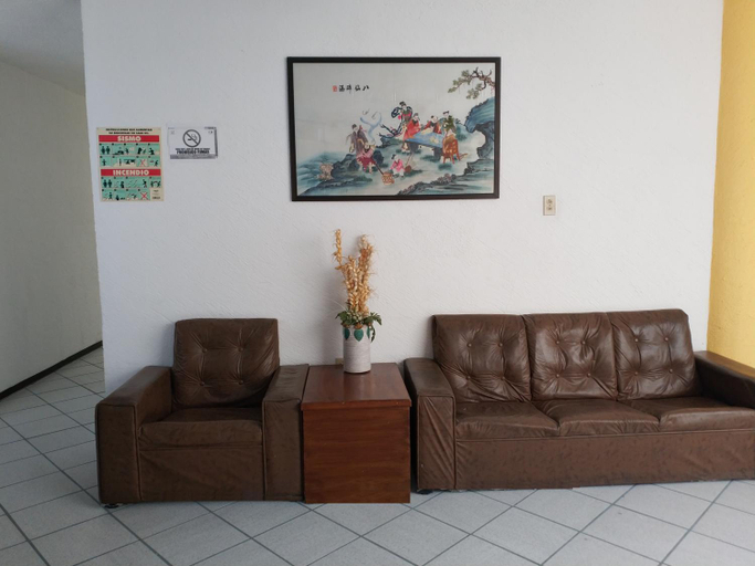 Others 5, Hotel Pekin, La Paz