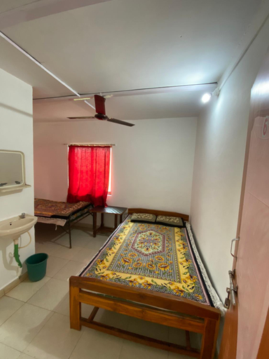 Others 5, Aviraj Nivas, Ratnagiri