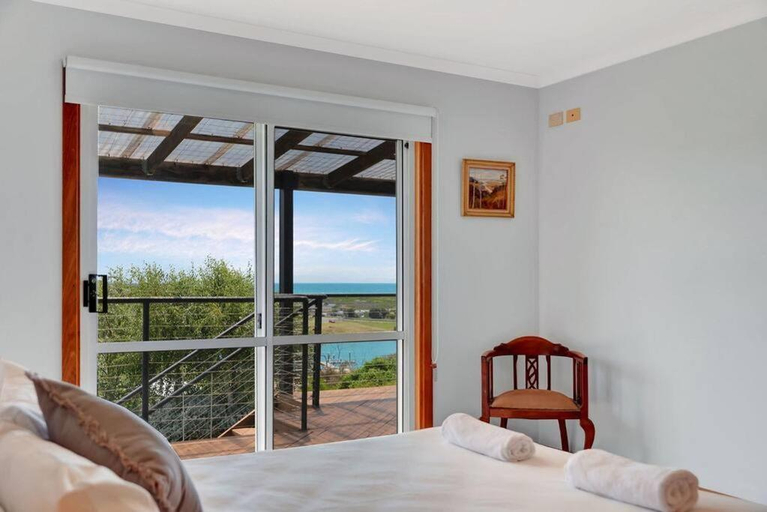Others 5, The BEST Scamander Beach House!, Break O'Day