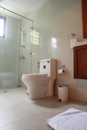 Bathroom 4, Tepraas Sigiriya, Dambulla
