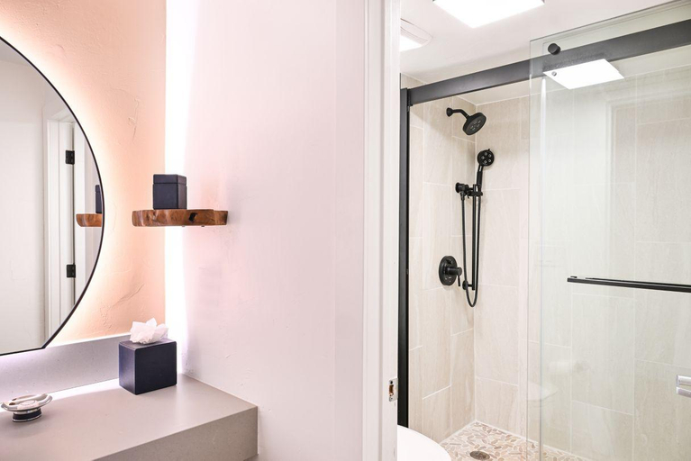 Bathroom 13