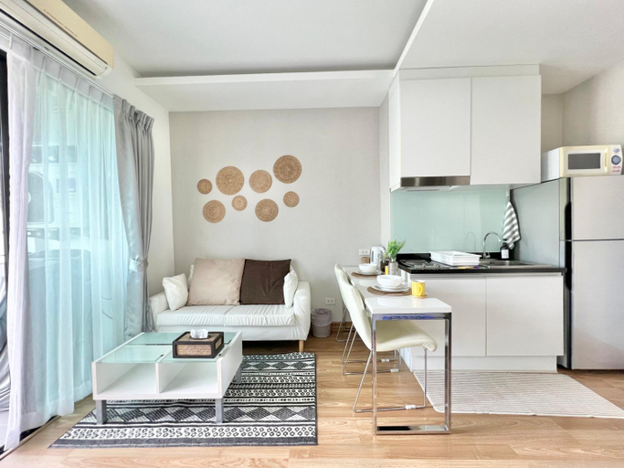 Dining Room 10