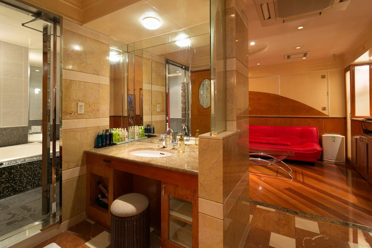 Others 3, Hotel Bypass (Adult Only), Kōriyama