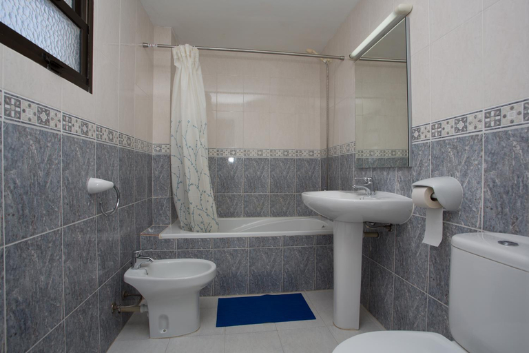 Bathroom 4, Apartamentos Pou Des Pujols, Baleares
