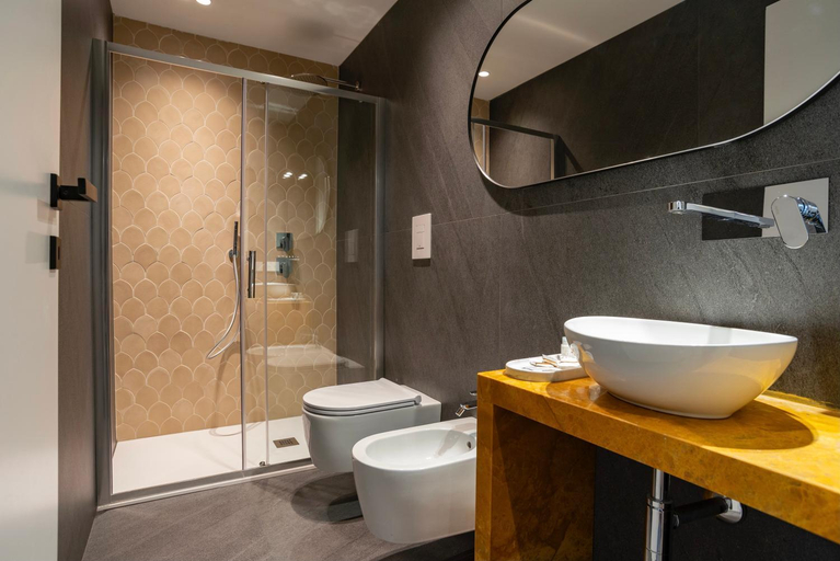 Bathroom 3, Rolando Domus, Napoli
