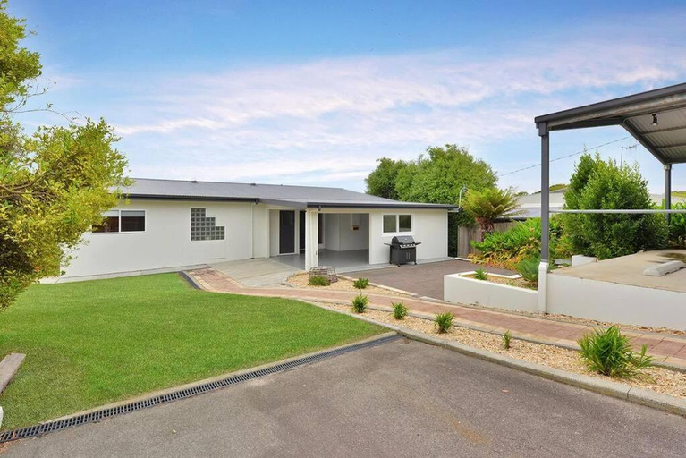 Others 2, The BEST Scamander Beach House!, Break O'Day