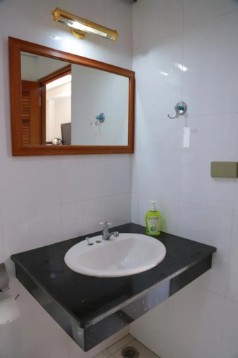 Bathroom 5, UPAR Hotels Silom near Mahanakhon, Bang Rak