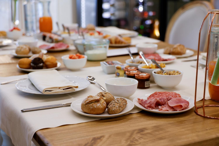 Food & Drinks 9