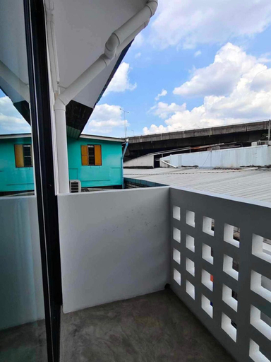 Others 2, Mr Black & Ms White -Self Check in accommodation, Pathum Wan