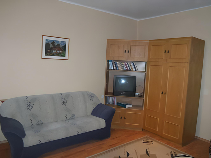 Others 5, Fonagy Apartmanok, Ózdi