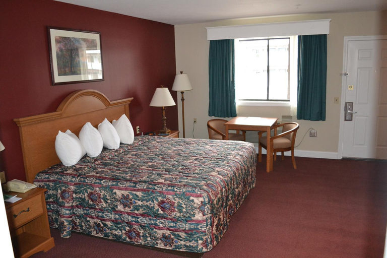 Bedroom 2, Seabrook Inn, Rockingham