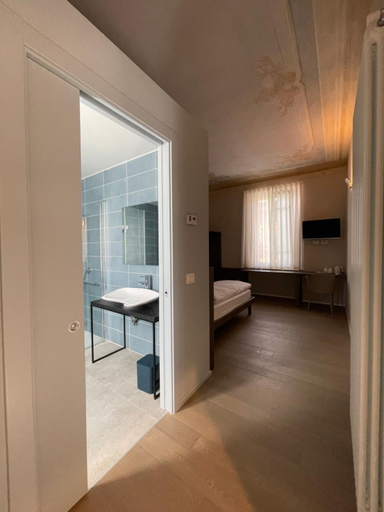 Bedroom 4, CorteCairoli, Pavia