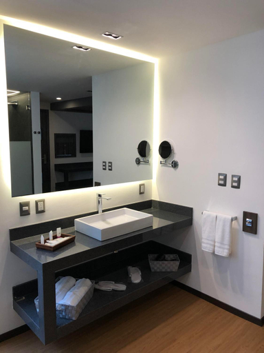 Others 4, Kaia Suites, Nicolás Romero
