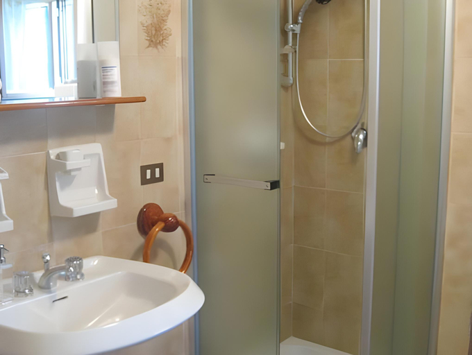 Bathroom 3, Bed & Breakfast Castello Regina, Bergamo