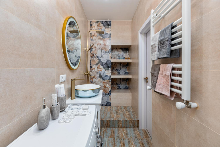 Bathroom 2, MaRKoS Elegant 2BR Apartment in Sololaki, Tbilisi