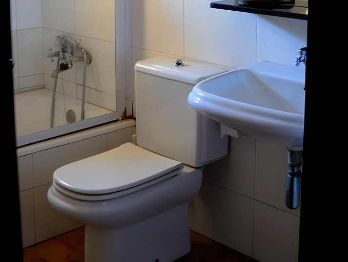 Bathroom 5, Hostal Victor, Lleida