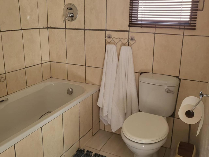 Bathroom, Hephzibah Guesthouse, Lejweleputswa