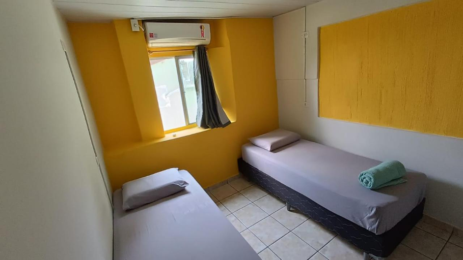 Bedroom 3, Ilha Hostel, Fernando de Noronha