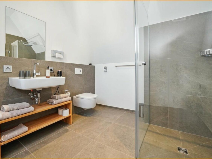 Bathroom 8