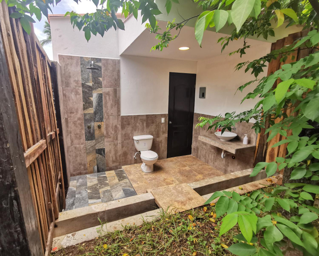 Bathroom, Lagarza Hostel, Jicalapa