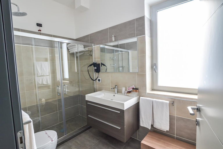 Others 3, Motel S.16, Lecce