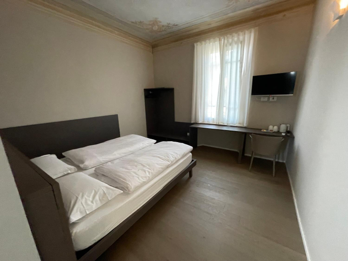Bedroom 2, CorteCairoli, Pavia