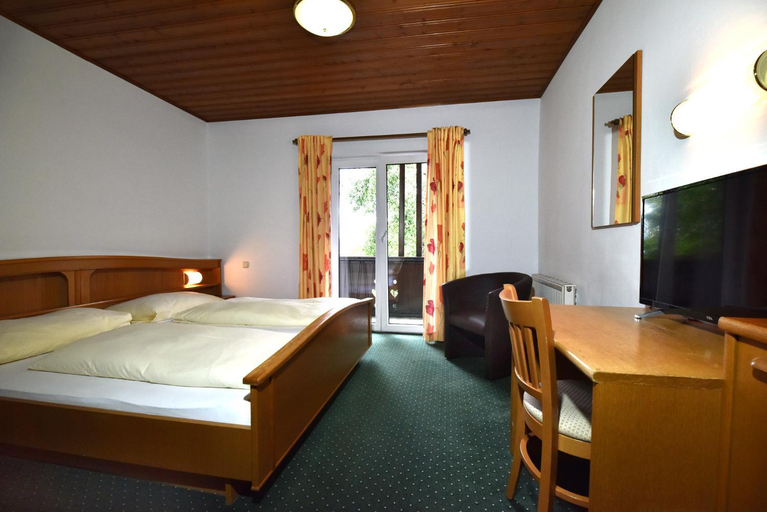 Bedroom 2, Hotel&Wirtshaus Sonne, Vöcklabruck