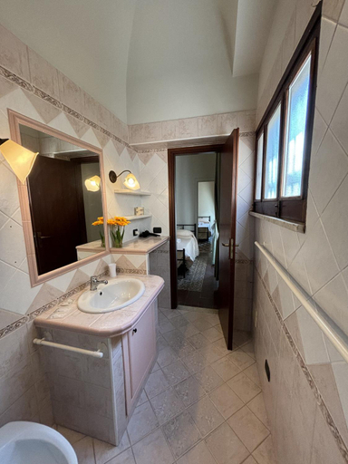 Bathroom 3, Golden house, Palermo