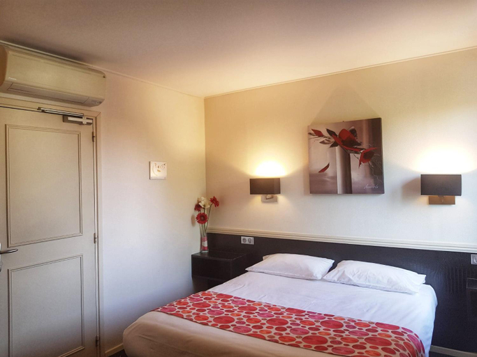Bedroom 3, Hostellerie De Bretonniere - Groupe Logis Hotels, Côte-d'Or