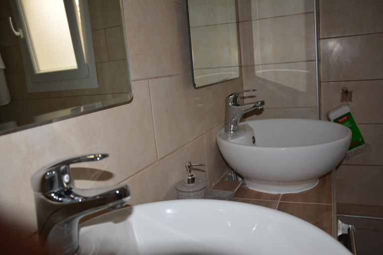 Bathroom 3, Moudania's cozy apartment, Central Macedonia