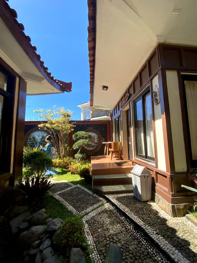 Exterior 22