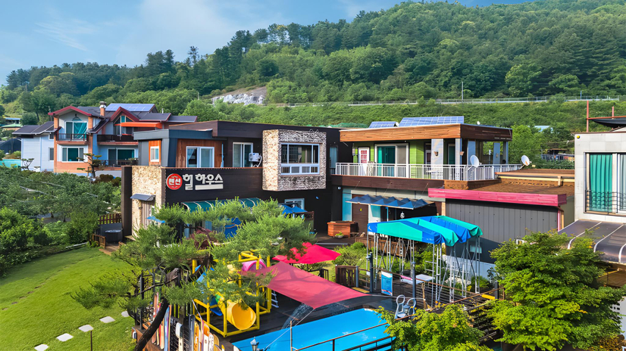 Exterior & Views 3, Gapyeong Hillhouse Pension, Gapyeong