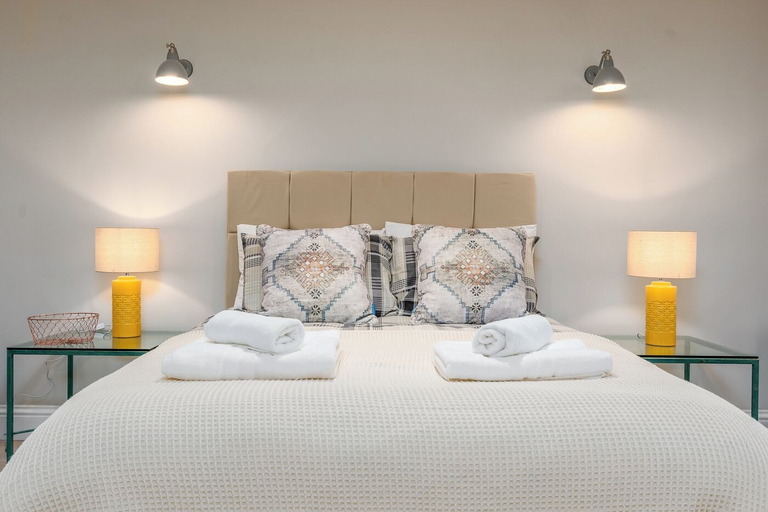 Bedroom 3, Clarendon Place 1BD in Leamington Spa, Warwickshire