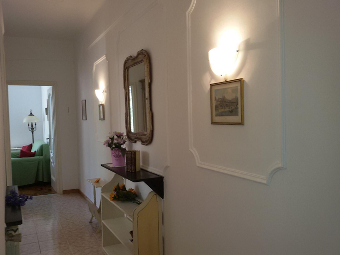 Others 5, Casa Anna by Holiday World, Genova