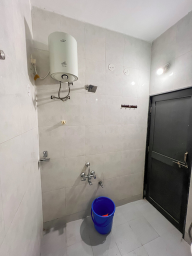 Bathroom 3, ANS GUEST HOUSE KHARADI, Pune