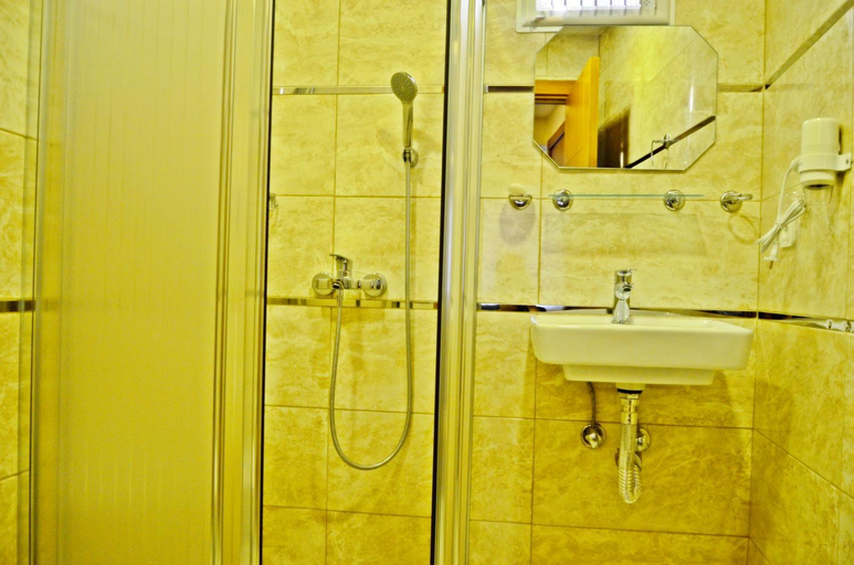 Bathroom 3, Yesilirmak Aparts, Fatih