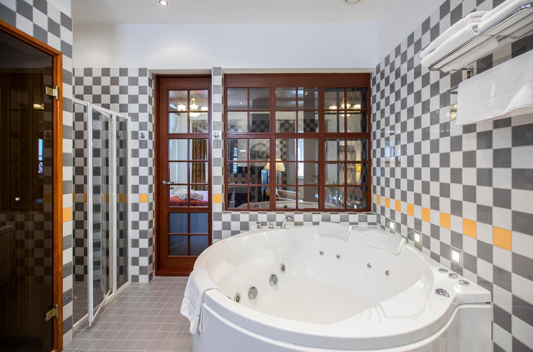 Bathroom 5, Daugirdas, Kauno