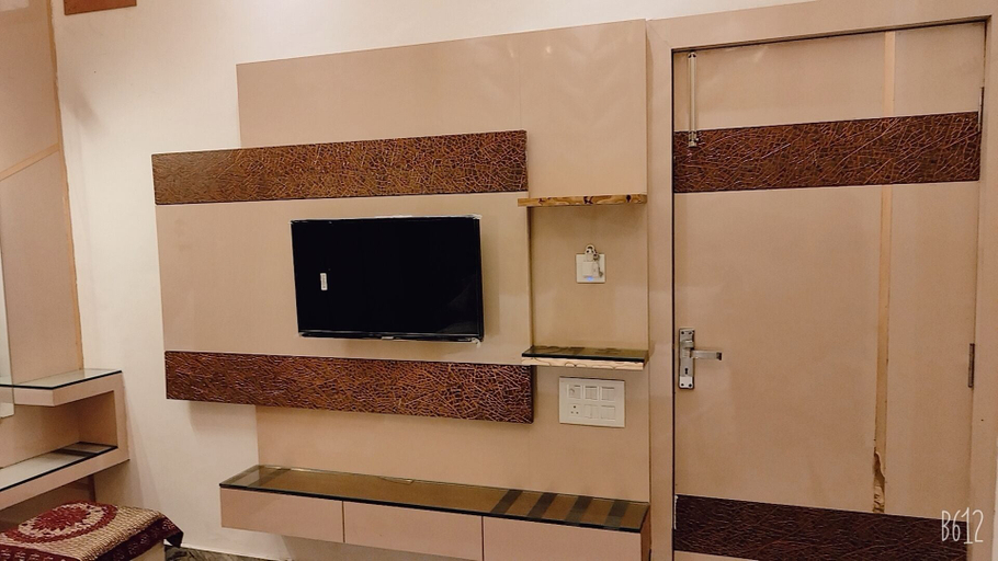 Bathroom 2, Shraddha Hotel, Aligarh