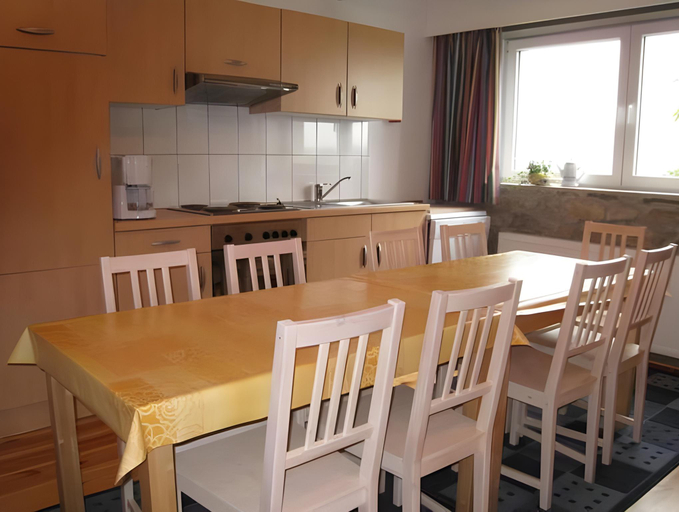 Others 4, Holiday Home in Ardennes with Scenic Garden, Liège