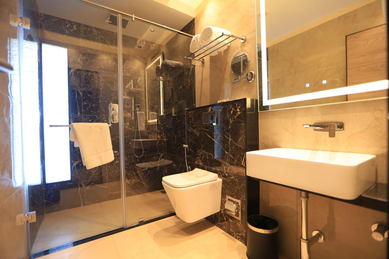 Bathroom 7