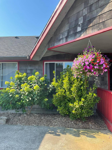 Others 5, Surf & Sand Inn, Tillamook