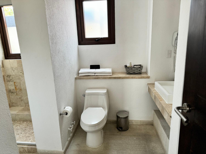 Bathroom 4, Ilo Rojo San Miguel de Allende, Allende