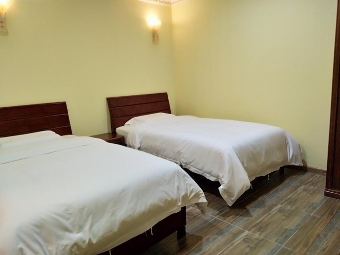Others 2, Uncle Ho Motel, Papar